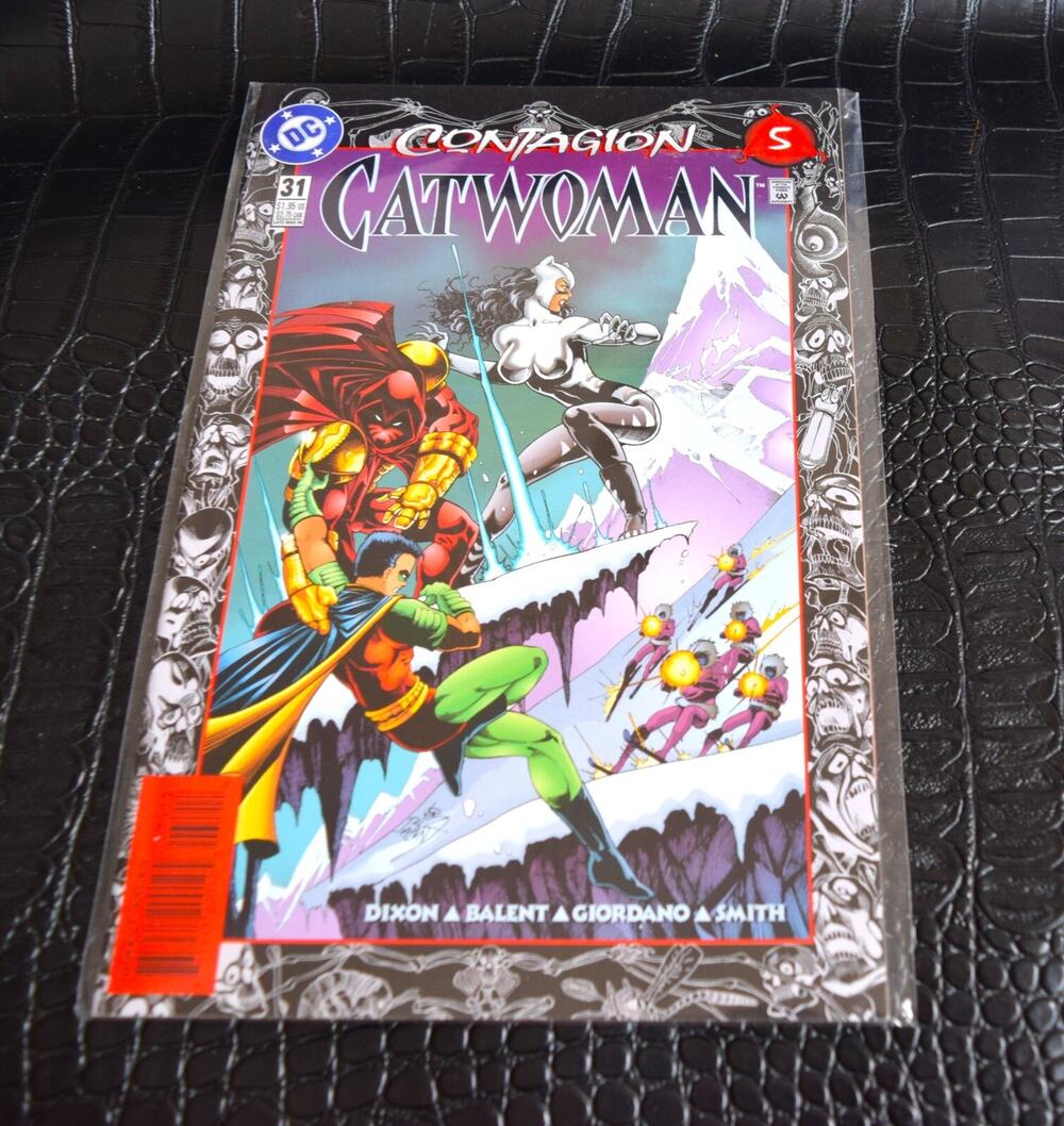 DC Comics Catwoman #31 DC Universe Logo Variant DCU VF/NM Contagion
